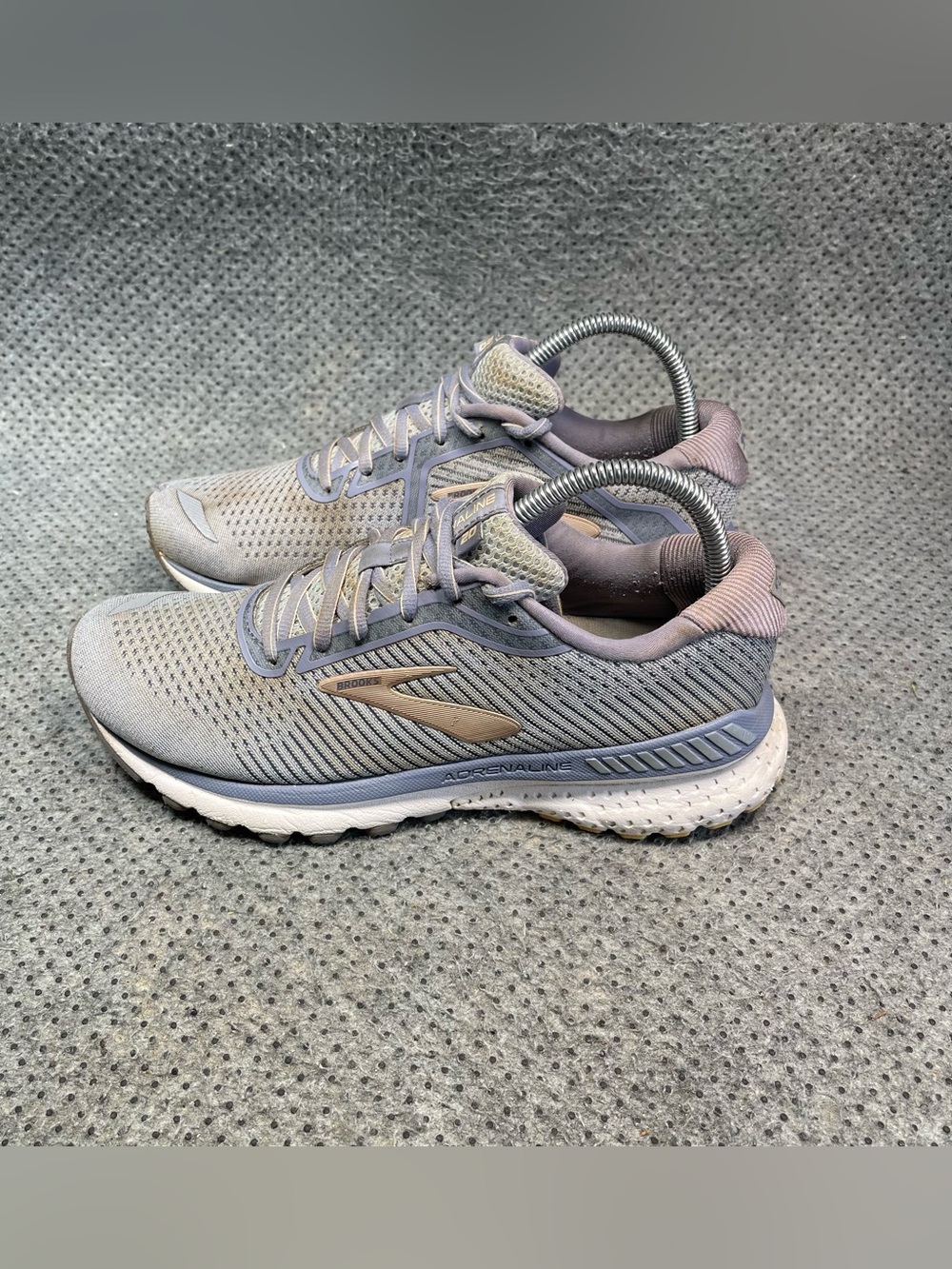 Brooks Adrenaline 20 Grey Running Shoes Size 8.5 Women’s